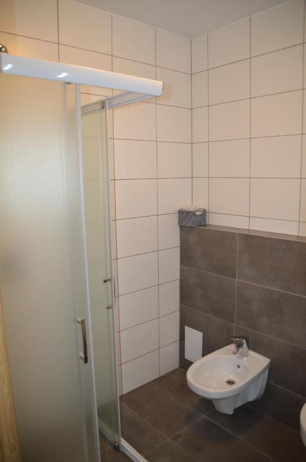 Hotel Tenis Chrzastowice Экстерьер фото