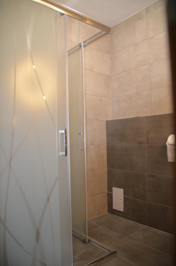 Hotel Tenis Chrzastowice Экстерьер фото