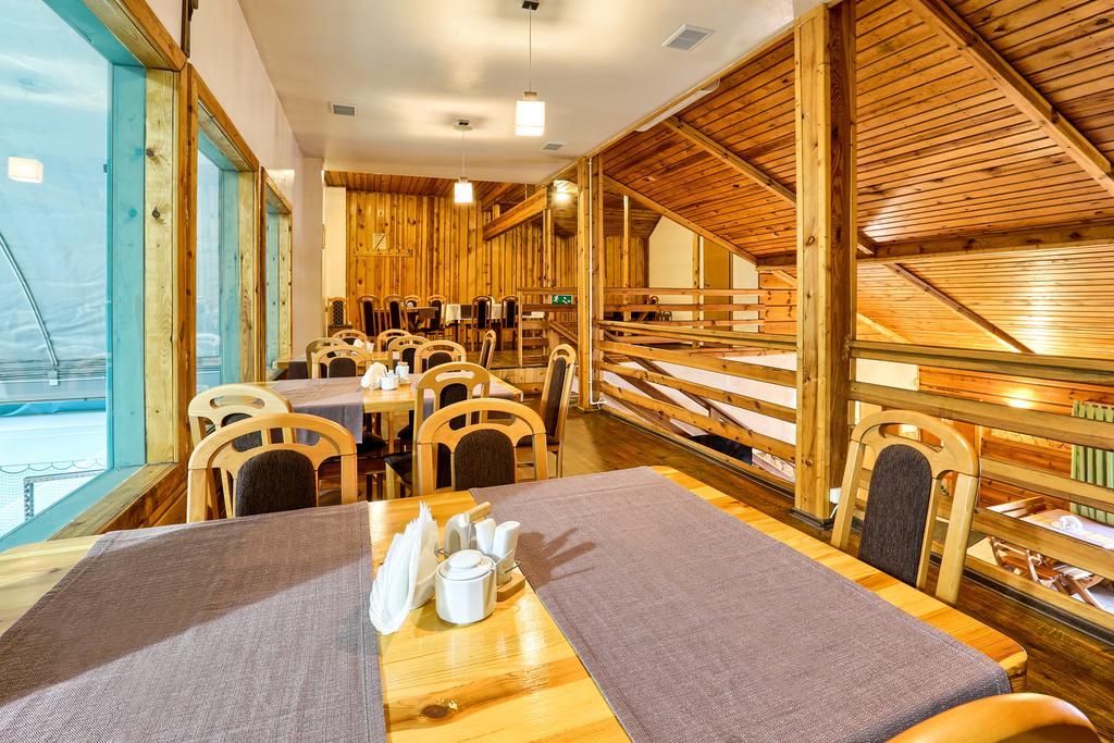 Hotel Tenis Chrzastowice Экстерьер фото