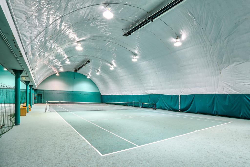 Hotel Tenis Chrzastowice Экстерьер фото
