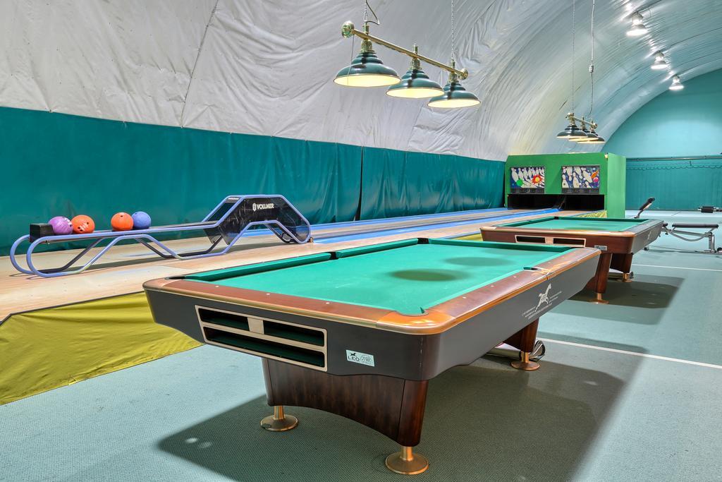 Hotel Tenis Chrzastowice Экстерьер фото